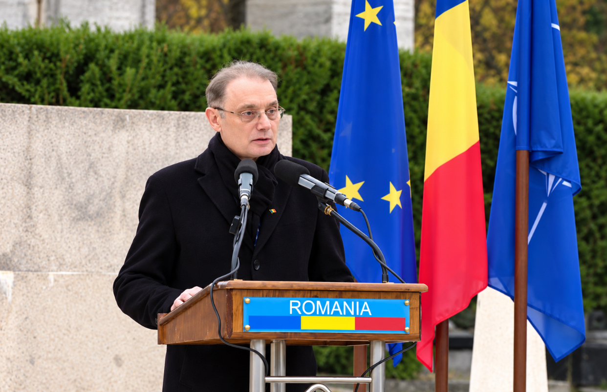Luca Niculescu, de Ziua Armatei: Amenințările cibernetice și campaniile de dezinformare pun România la încercare