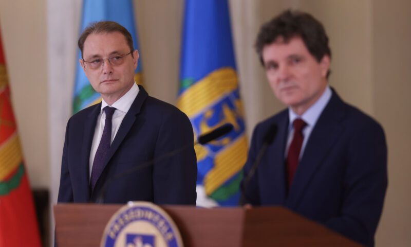 Luca Niculescu negociază cu Uniți pentru România și PACE – Întâi România