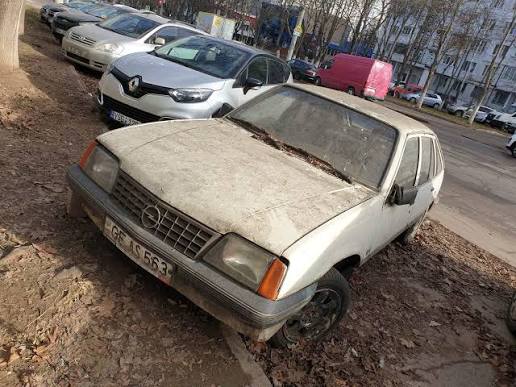 Mașini abandonate