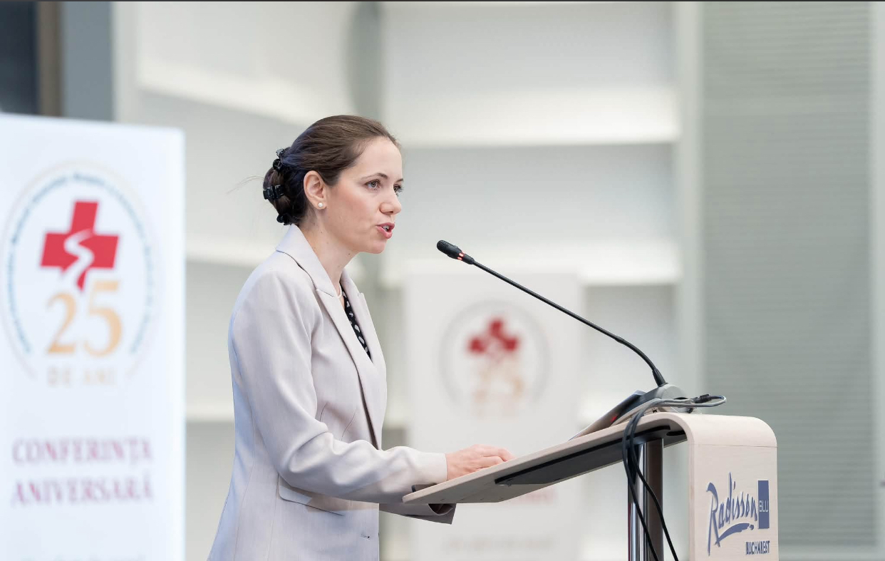 Mirabela Grădinaru, prezentă la un eveniment dedicat asistenților medicali. Cu cine a stat la masă partenera lui Nicușor Dan