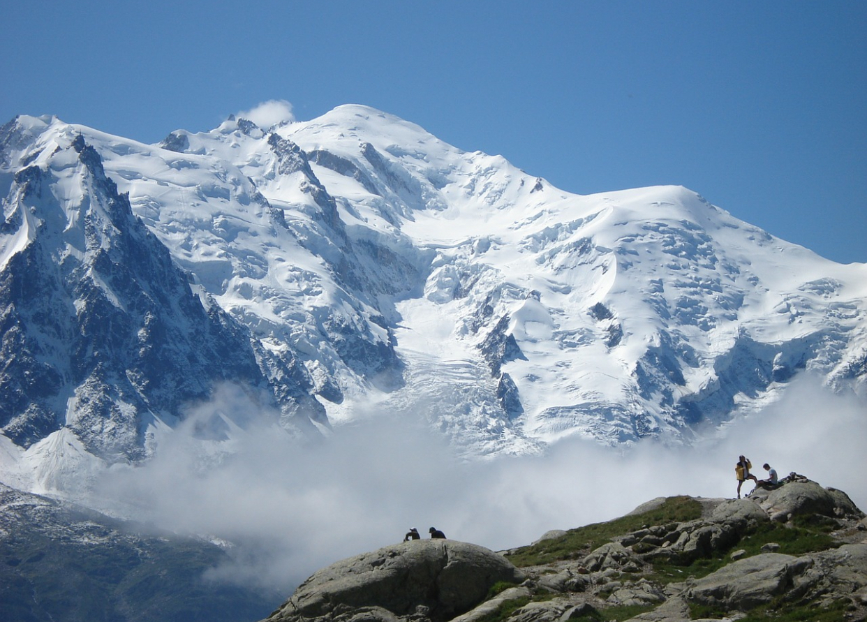 Mont Blanc a pierdut peste un metru din înălțime într-un singur an. Ce au descoperit specialiștii despre „acoperişul Europei”