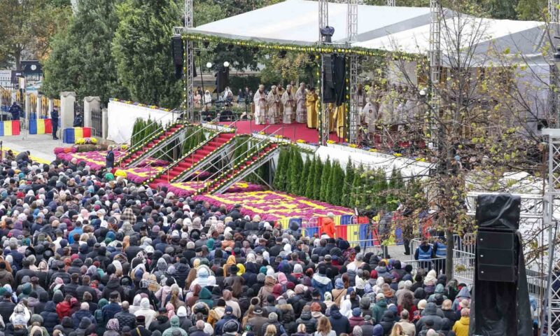 Un nou incident la pelerinajul Sfintei Parascheva. Doi bărbați au forțat accesul în catedrală