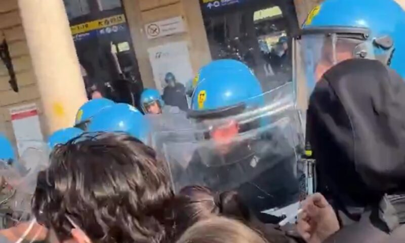Proteste violente și în Italia. Poliția a folosit gaze lacrimogene și tunuri cu apă