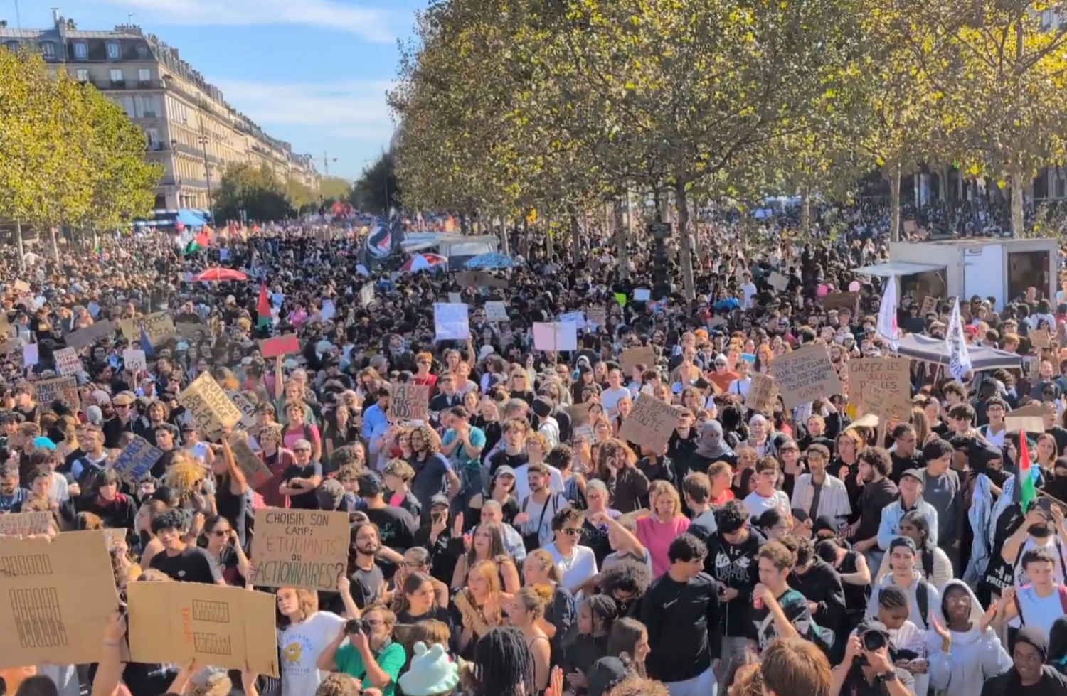 Protestele continuă în Franța. Peste 5.000 de persoane au fost reținute, iar manifestațiile se extind