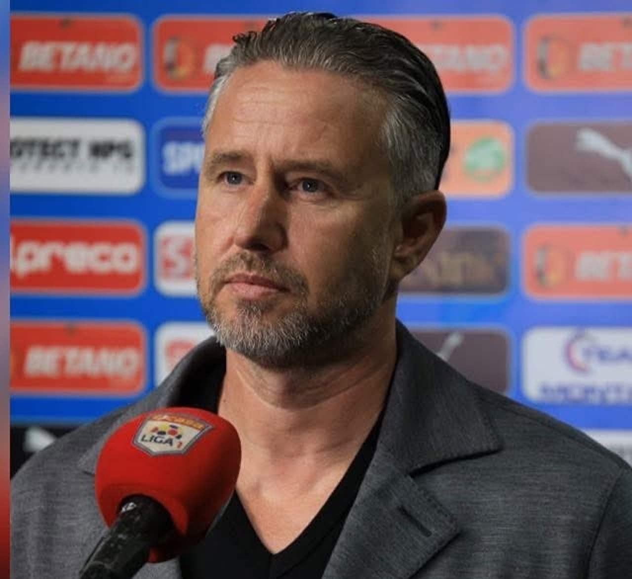 Reghecampf schimbă abordarea la FCSB. Ce le-a cerut  jucătorilor înaintea meciului cu Oțelul