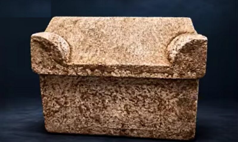 Sarcofag roman intact, descoperit la Constanța. Ce au găsit arheologii în mormântul unui copil