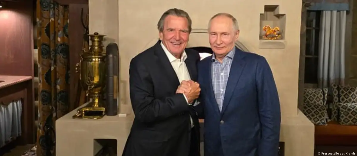 Gerhard Schroder, fostul cancelar al Germaniei, i-a fost alături lui Vladimir Putin la ziua de naștere