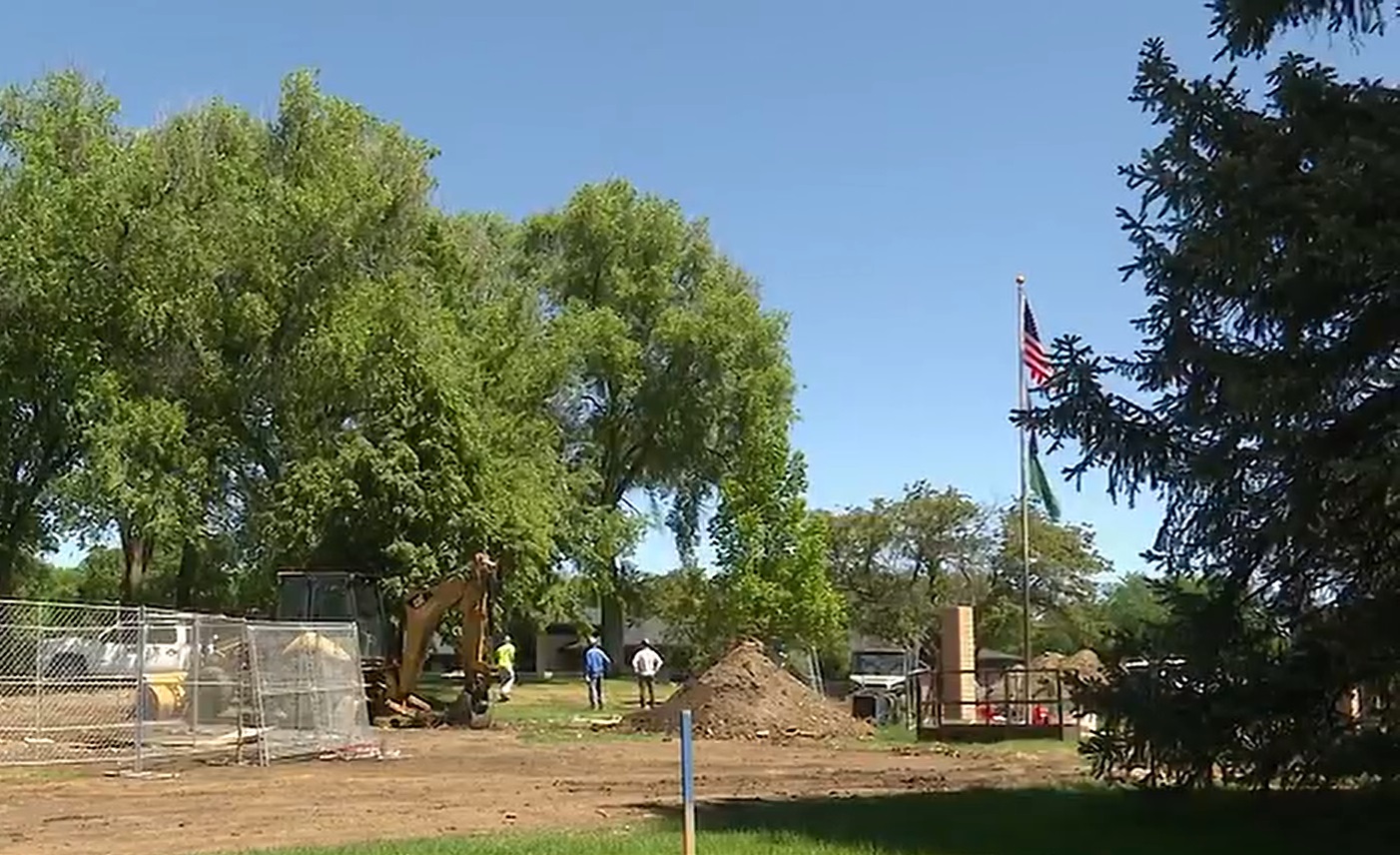 Sicrie misterioase lângă reședința guvernatorului din Dakota de Nord