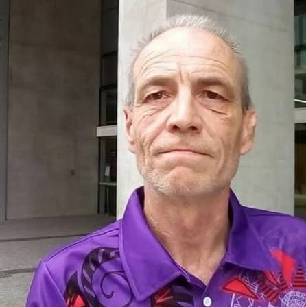 Simon Dorante-Day, zice că e fiul regelui Charles. Instagram