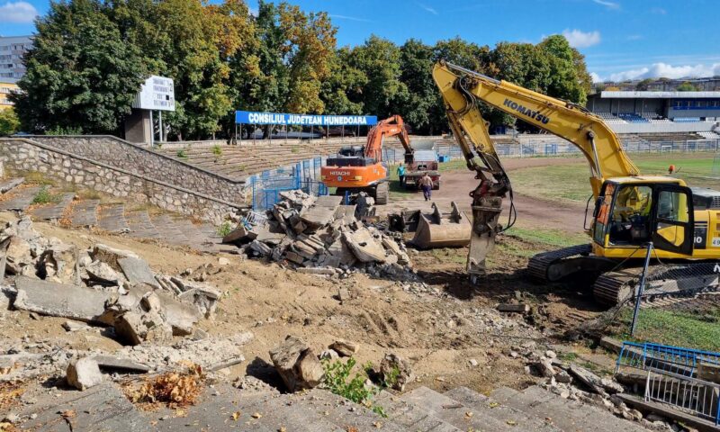 Un nou stadion de zeci de milioane de euro în România. Vechea arenă a început să fie demolată