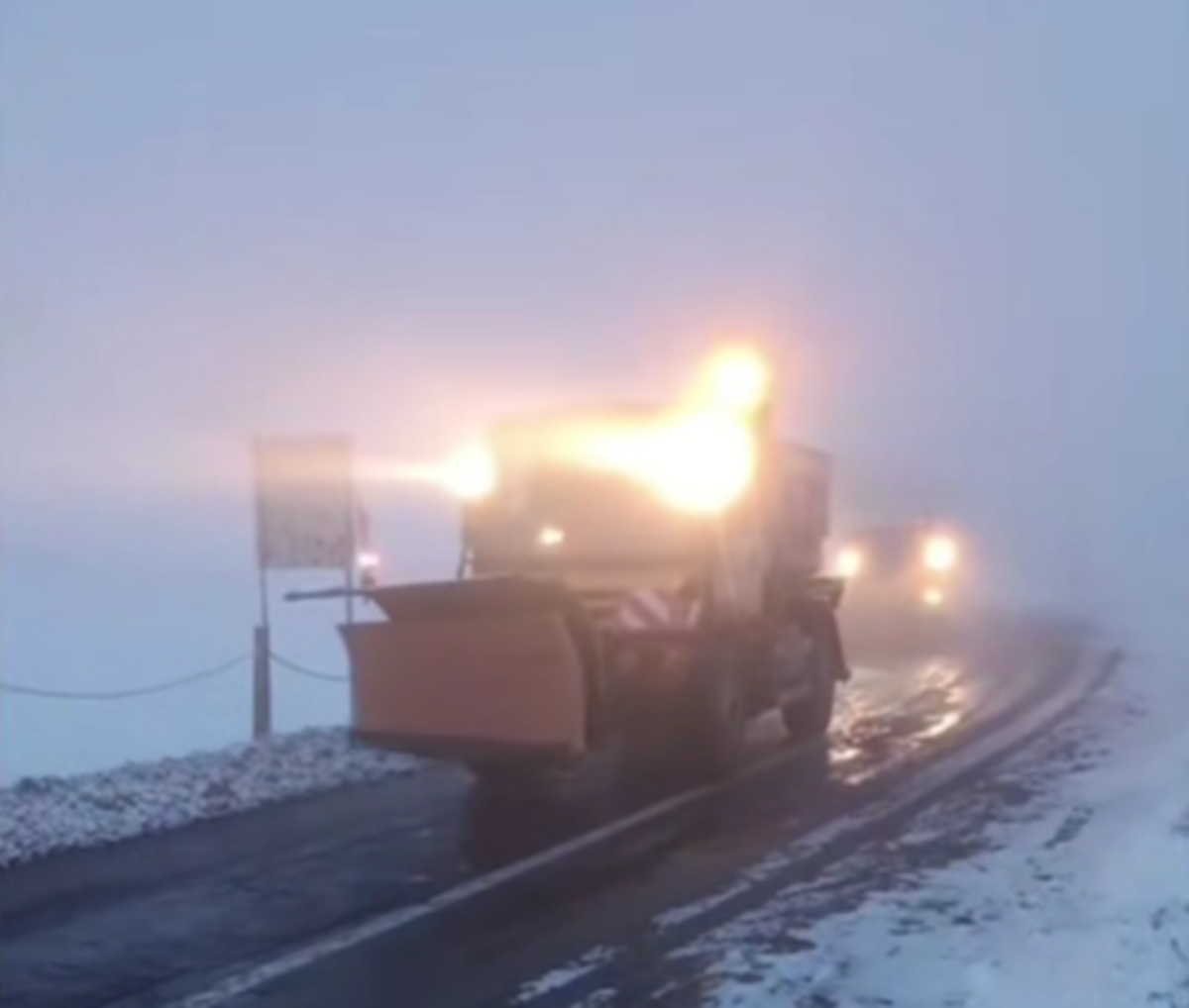 Condiții de iarnă pe Transfăgărășan. Ce avertisment au transmis drumarii