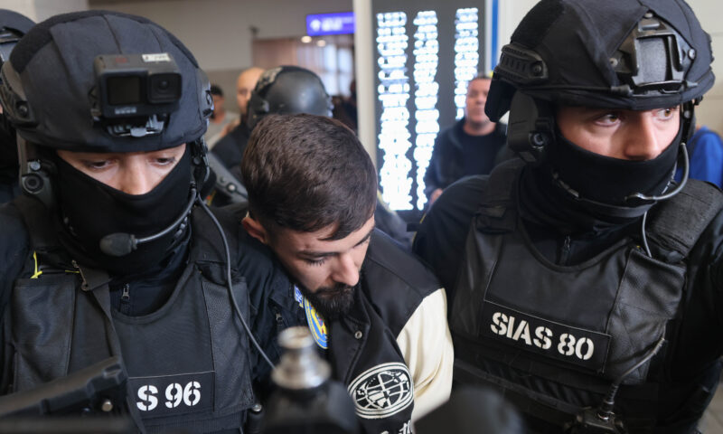 Vlad Bălțățeanu, dus sub escortă la Parchetul din Vâlcea. Ce s-ar fi întâmplat în cele 30 de minute petrecute în fața anchetatorilor