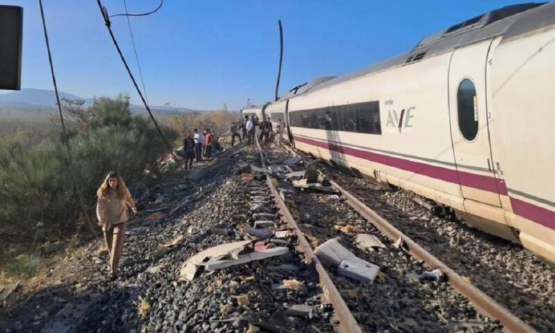 Un semafor roșu și o coliziune devastatoare. Ce se investighează în Spania