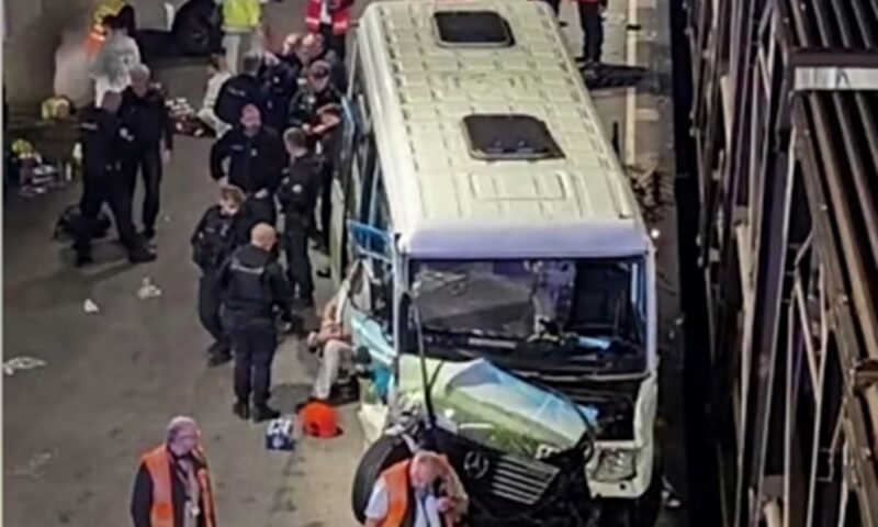 Accident între un autobuz și un tren, la Eurotunel, cu 19 victime