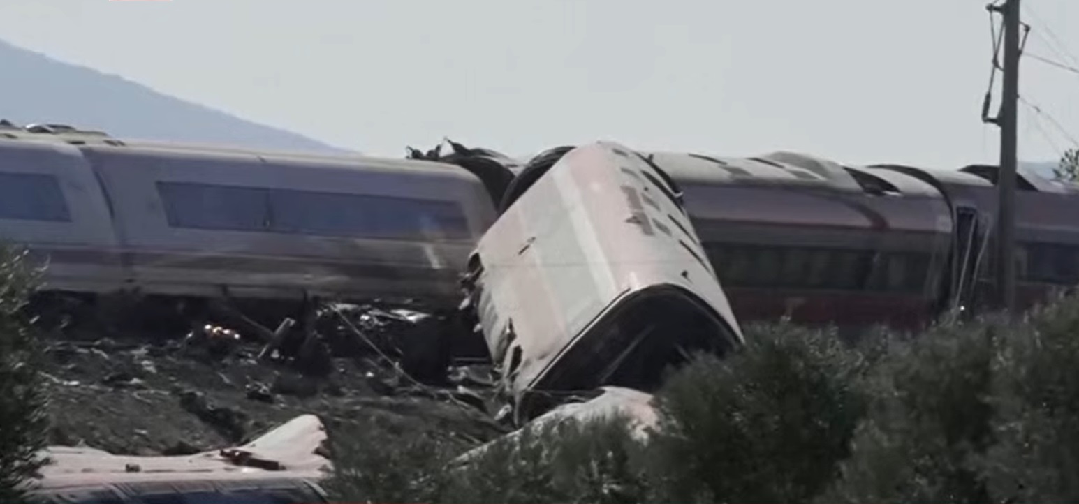 MAE verifică dacă există cetățeni români morți în accidentul feroviar din Spania