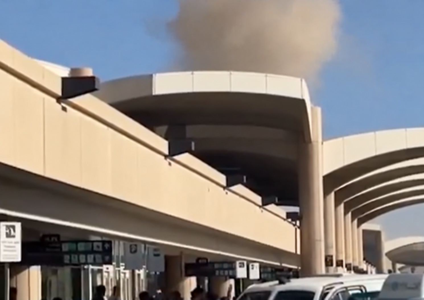Explozie pe aeroportul din Riad. Mai multe persoane au fost rănite