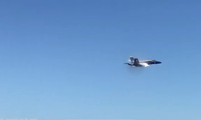 Zboruri la joasă altitudine și în regim supersonic pe cerul României. Ce exerciții desfășoară forțele aeriene