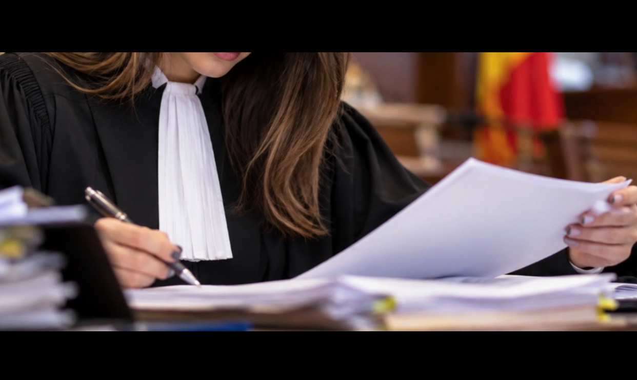 Cât câștigă un avocat la început de carieră în România. Absolventă de Drept: E o jignire la adresa studenților care învață