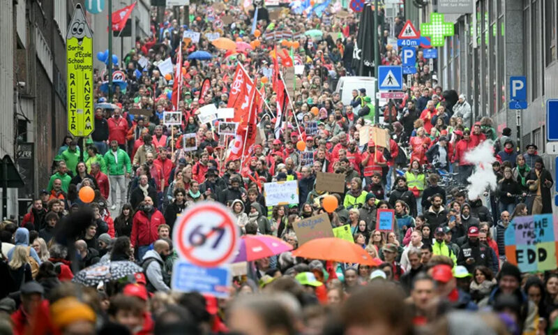 Violențe la protestele împotriva scumpirii vieții din Belgia. Mașini incendiate și arestări la Bruxelles
