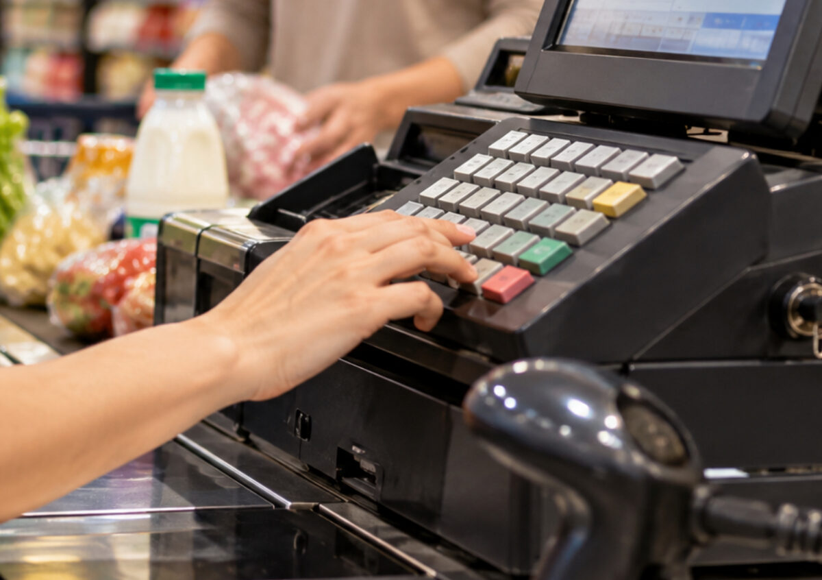 Un mare lanț de supermarketuri din România, ținta unui atac cibernetic. Ce trebuie să știe clienții
