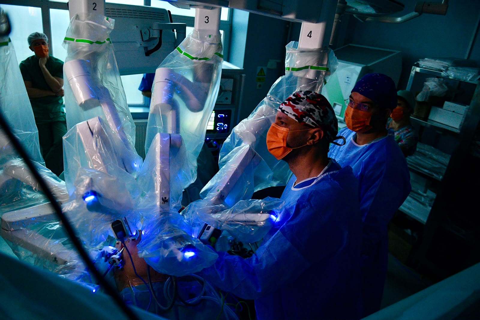Parteneriat strategic pentru medicina de precizie: UMF „Carol Davila” și Spitalul „Burghele” investesc în chirurgie robotică și în pregătirea medicilor de mâine
