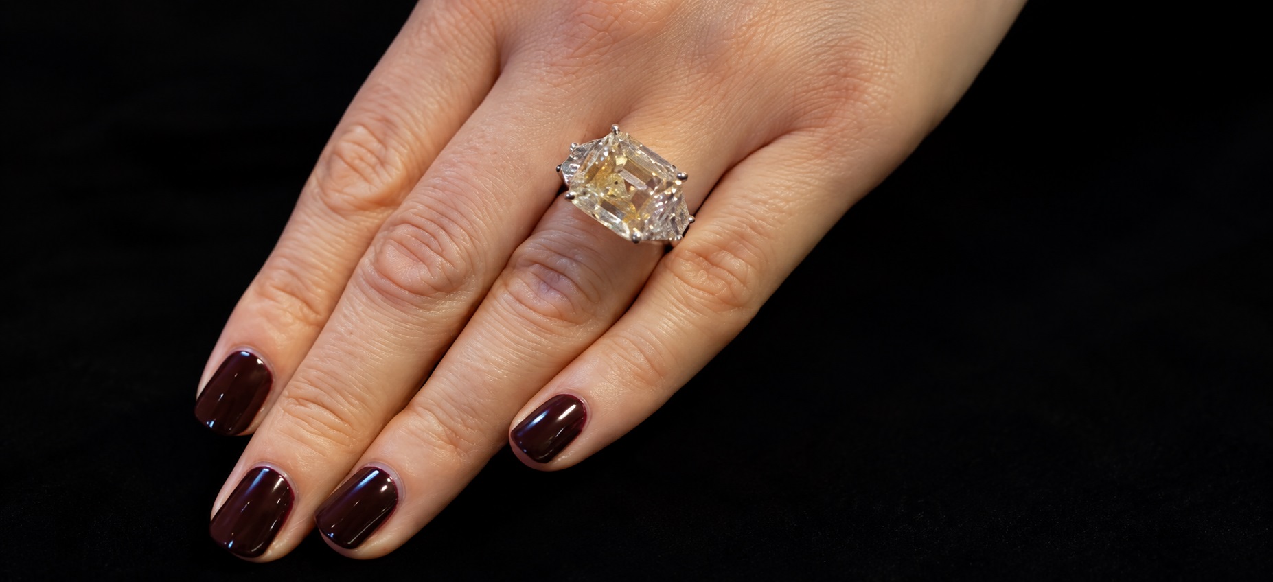 Un diamant de 9,05 carate, scos la licitație în România. Prețul pornește de la 50.000 de euro