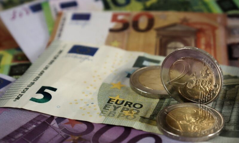 Euro, tot mai aproape de 5,40 lei. Ce se va întâmpla cu prețurile locuințelor
