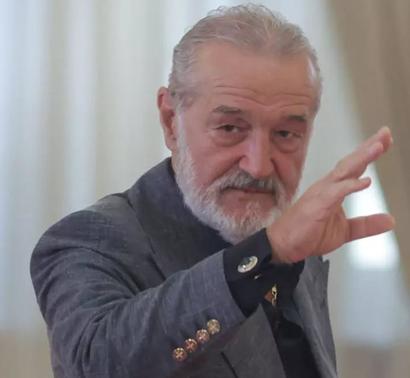 Gigi Becali îl vrea pe Simion la Jilava: „Toți la închisoare, la regim închis!”