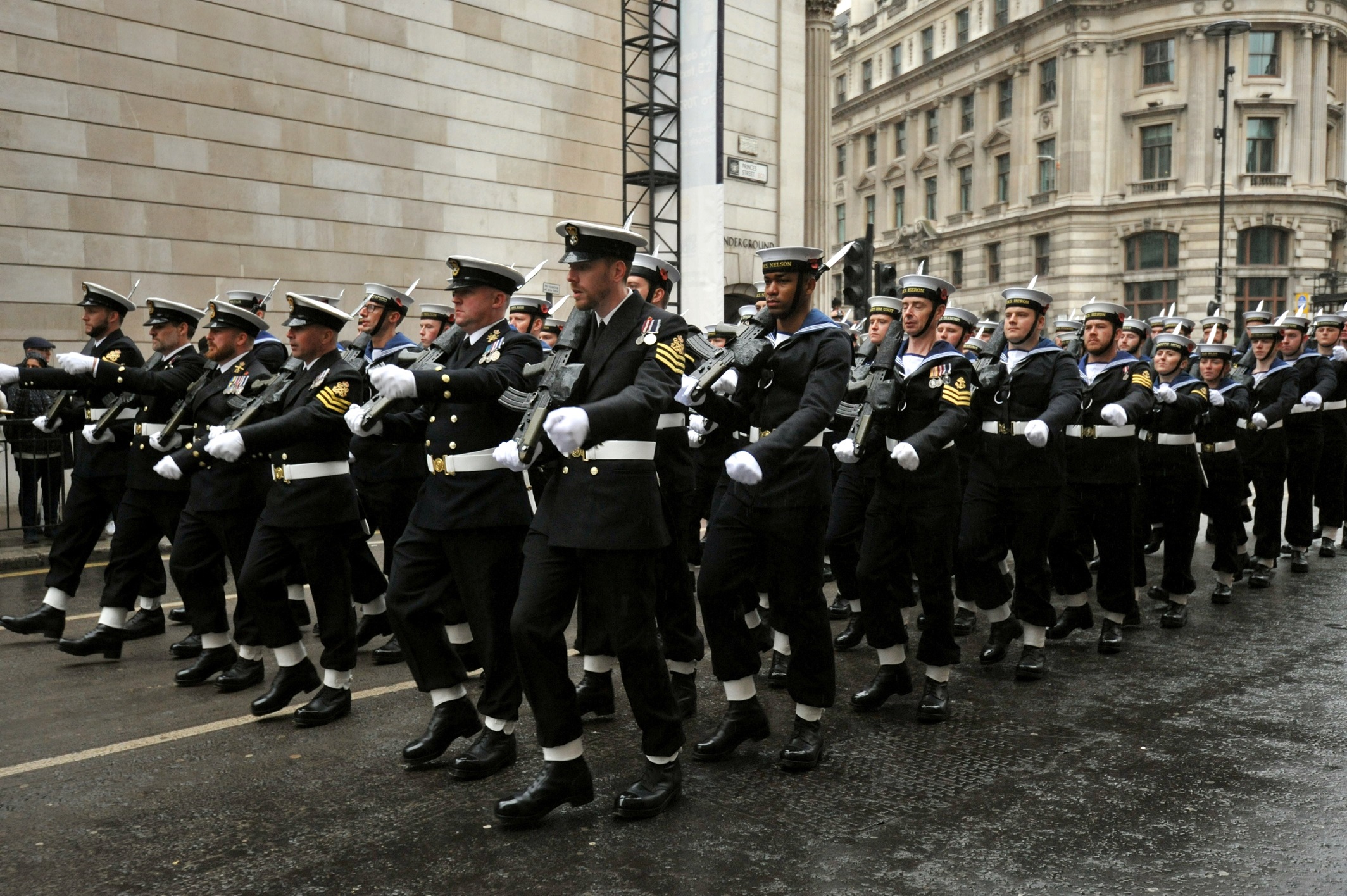 Militar din Marina Regală britanică, acuzat de spionaj