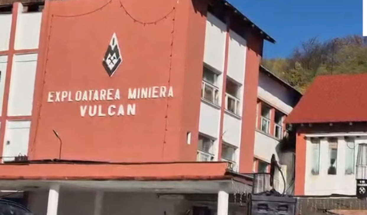 Protestul minerilor de la Vulcan continuă. 67 de angajați au rămas în subteran și cer majorarea salariilor