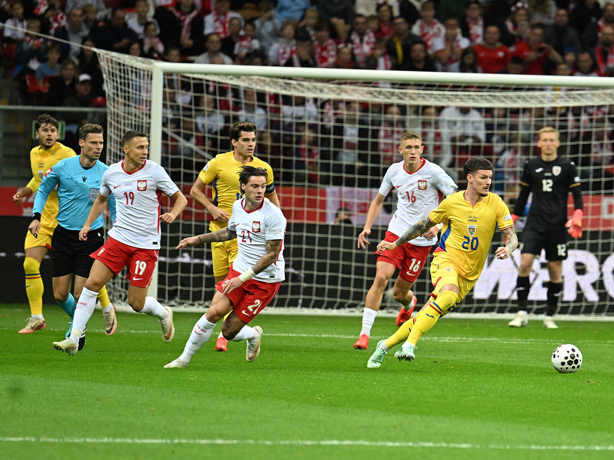 Polonia-România, 6-0. Rațiu: „Au fost mai buni”. Mutu: „Nişte băieţi care stăteau pe teren. Fără ambiţie. Raţiu a fost depăşit complet”