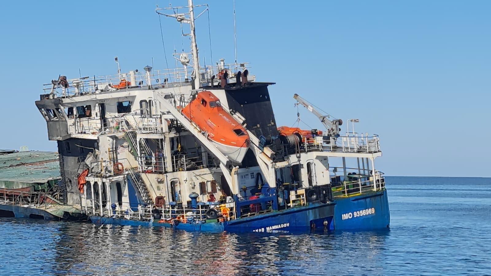 Trei marinari răniți, un dispărut și un mort pe nava lovită de dronă în Marea Neagră. Imagini de la operațiunea de salvare
