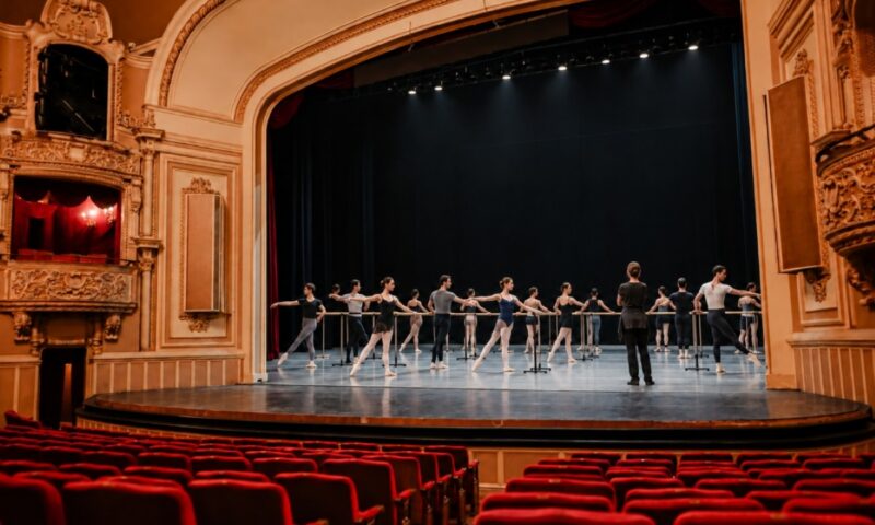 Ora de studii a balerinilor Operei Naționale București, deschisă publicului pentru prima dată în istorie, de Ziua Mondială a Baletului