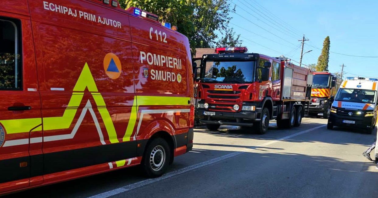 Explozie urmată de incendiu într-o locuință din Roșiorii de Vede. Două persoane au suferit arsuri