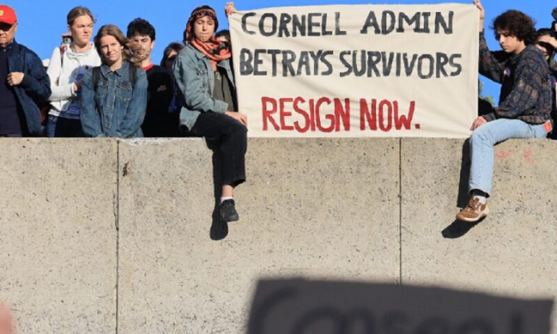 Peste 1.000 de protestatari au mărșăluit la Cornell, după scandalul de viol în grup