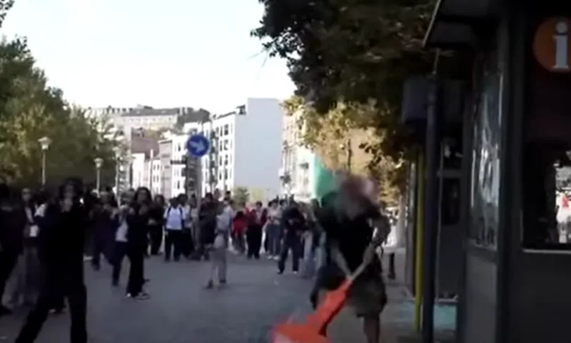 Belgia, blocată de greva generală împotriva măsurilor bugetare. Ciocniri între protestatari și polițiști în centrul Bruxelles-ului