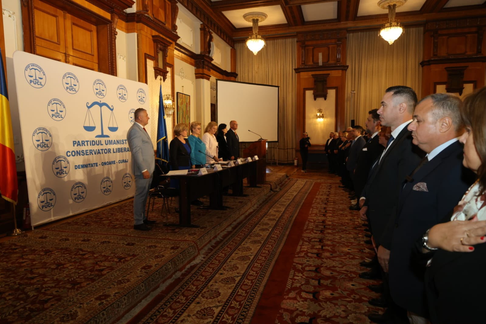 Apel de la Palatul Parlamentului: PUCL propune unirea forțelor conservator-liberale