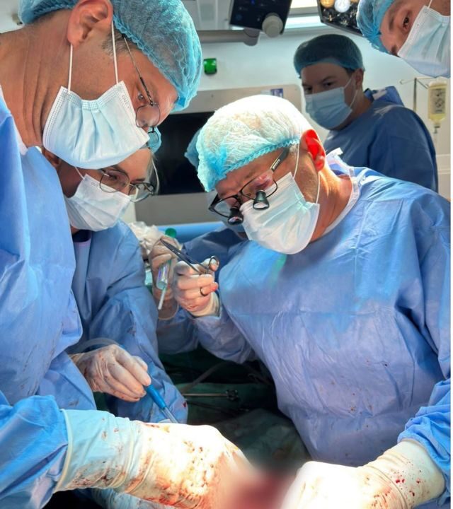 Un medic din Republica Moldova, în spatele unei premiere medicale la Fundeni. Ficat prelevat robotic de la un donator viu